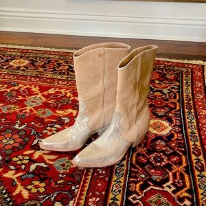 Donald pliner tan and gold cowboy boots